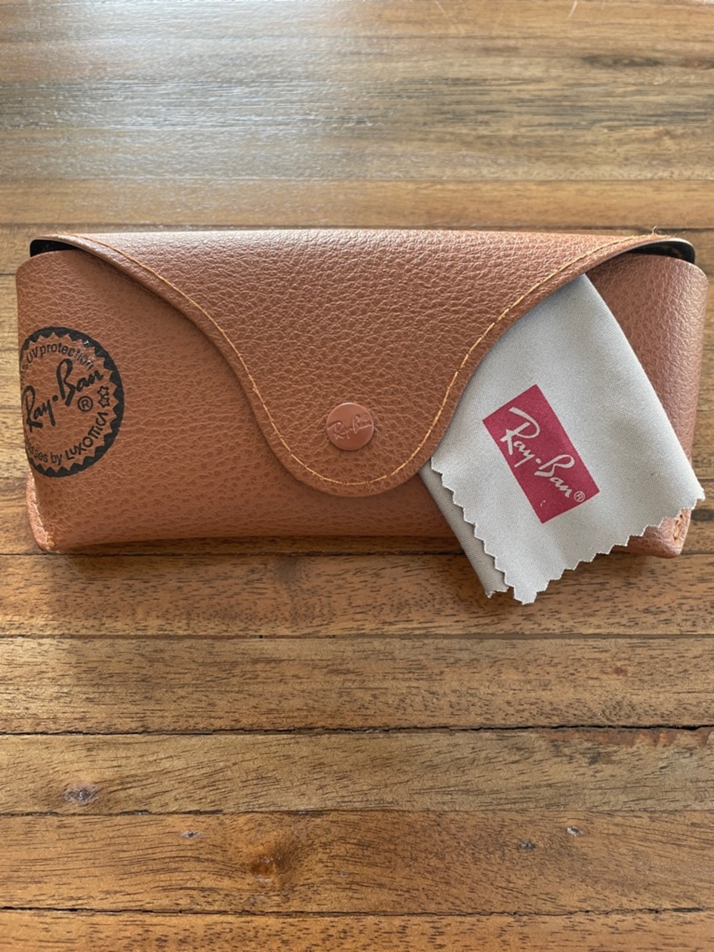 Ray-Ban Case & Lens Cloth (no glasses)